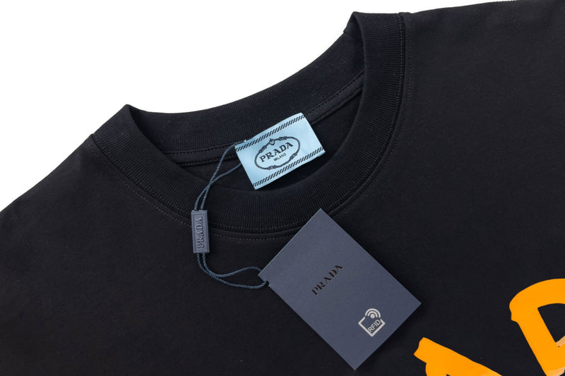 PRADA T-SHIRT