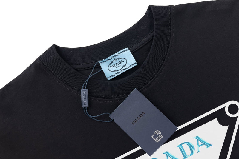 PRADA T-SHIRT