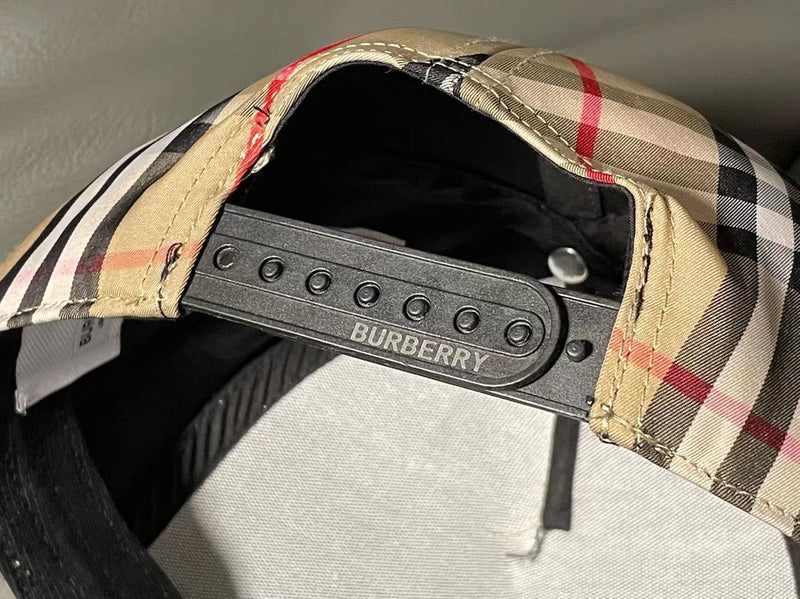 BURBERRY CAP