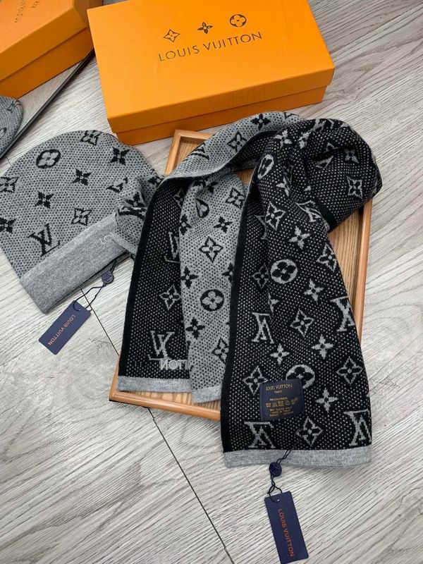 (BEANIE + SCARF) LOUIS V